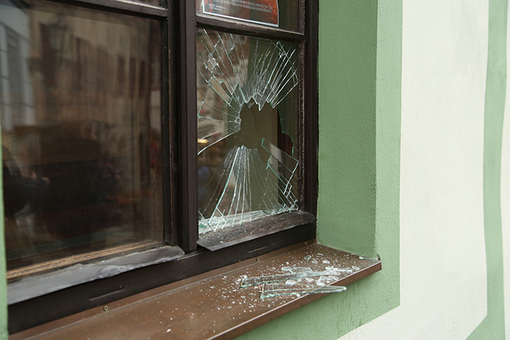 A2B Glass are able to board up broken windows while they are being repaired in Swanage.